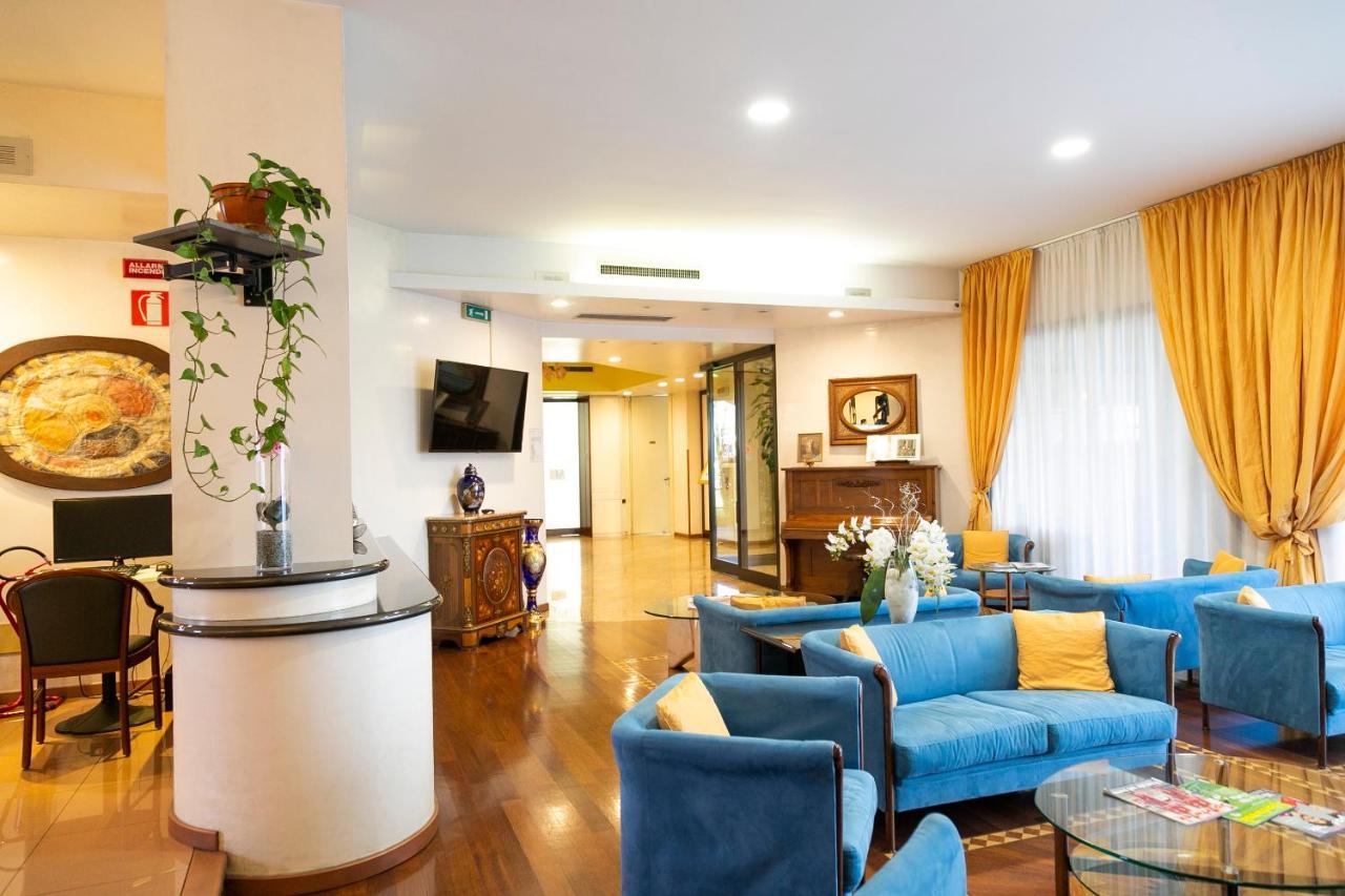 מראטה Melas Hotel מראה חיצוני תמונה