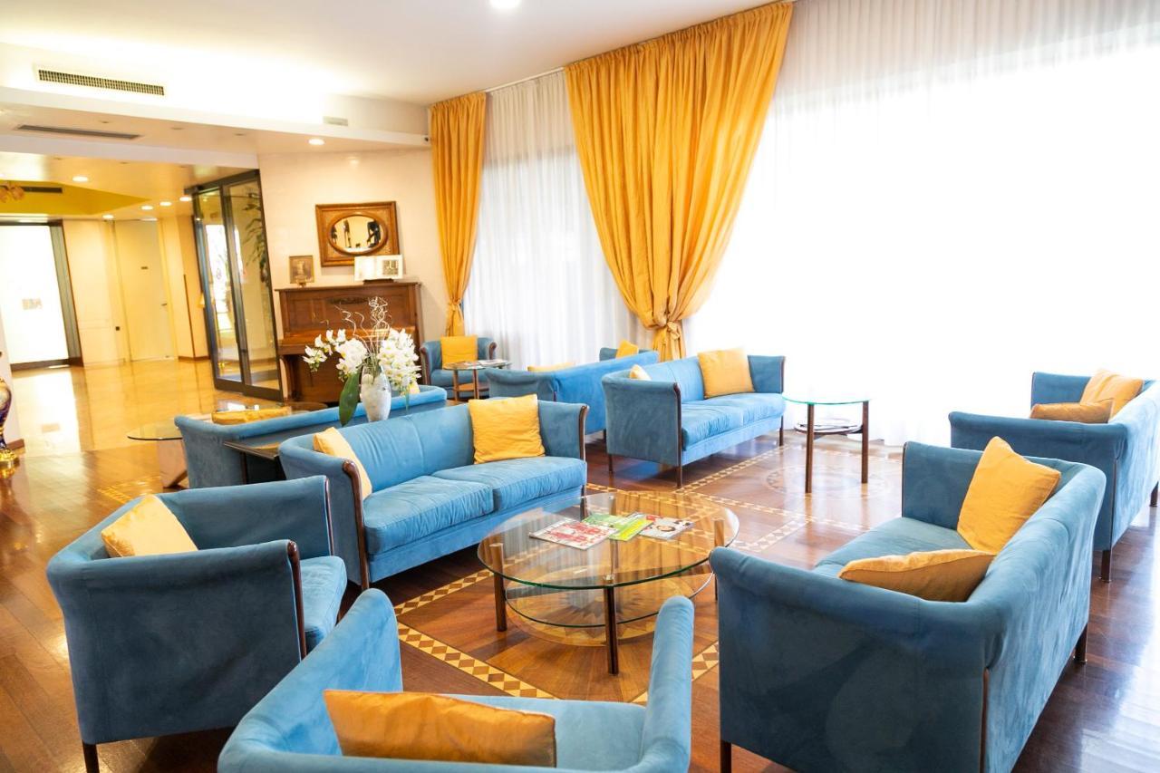 מראטה Melas Hotel מראה חיצוני תמונה