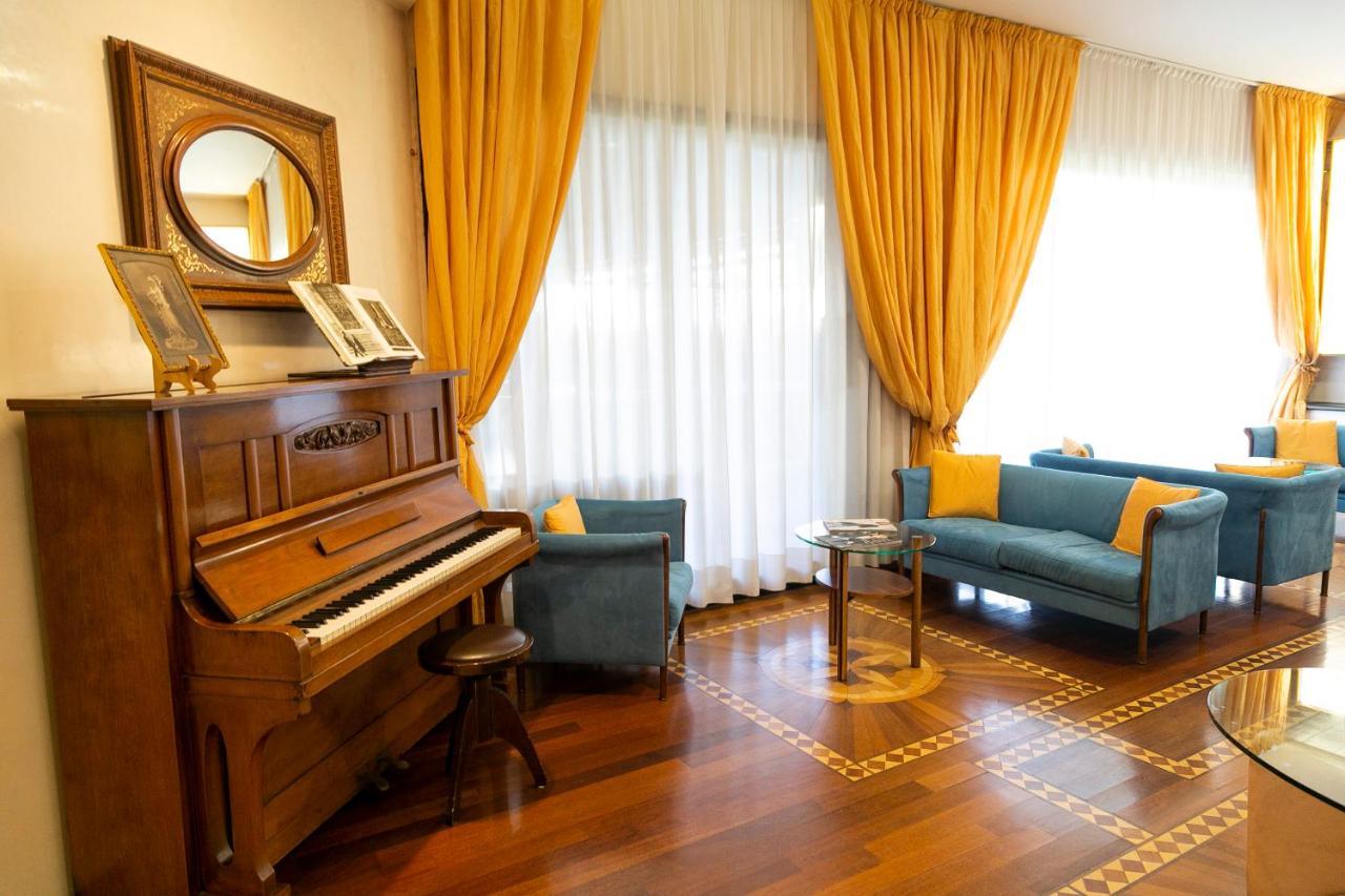 מראטה Melas Hotel מראה חיצוני תמונה
