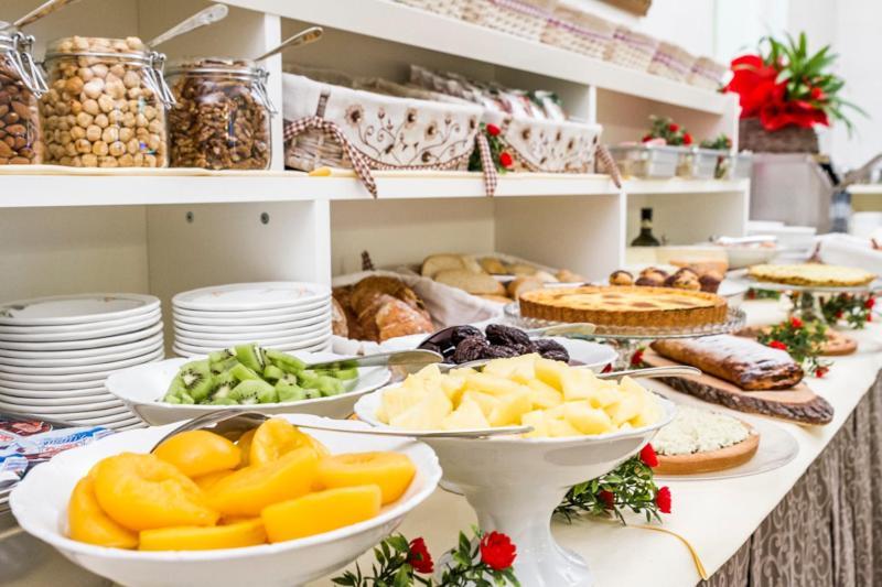 מראטה Melas Hotel מראה חיצוני תמונה