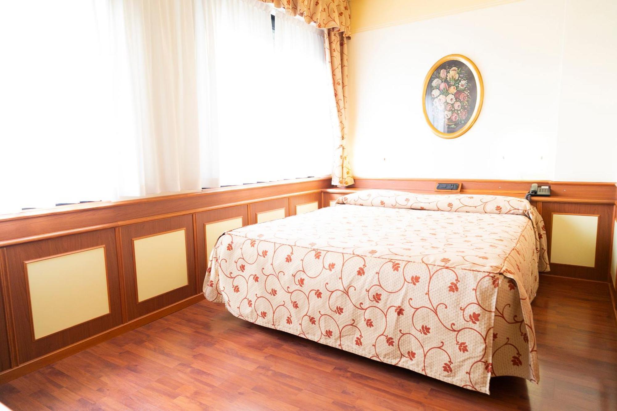 מראטה Melas Hotel מראה חיצוני תמונה