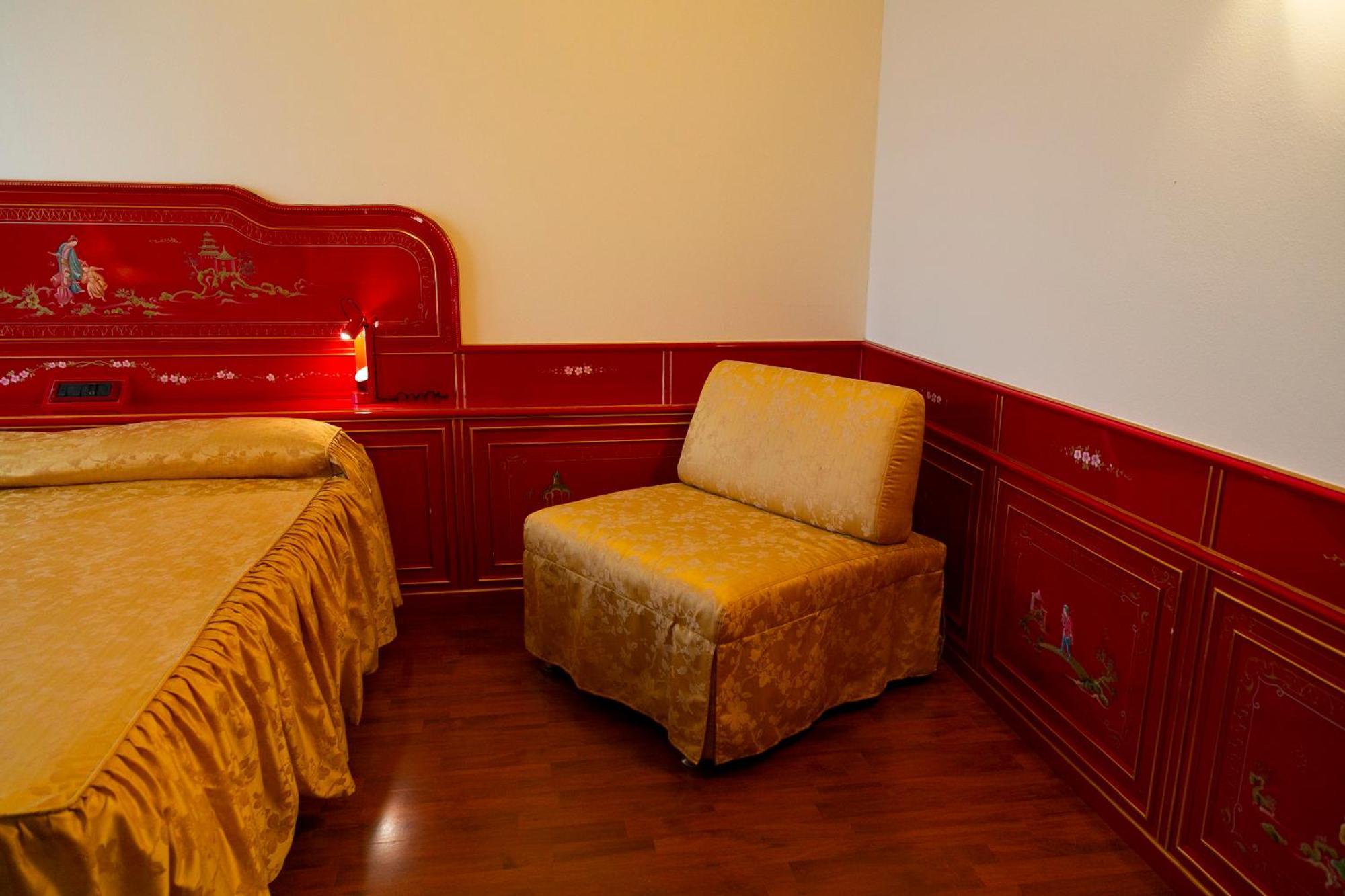 מראטה Melas Hotel מראה חיצוני תמונה