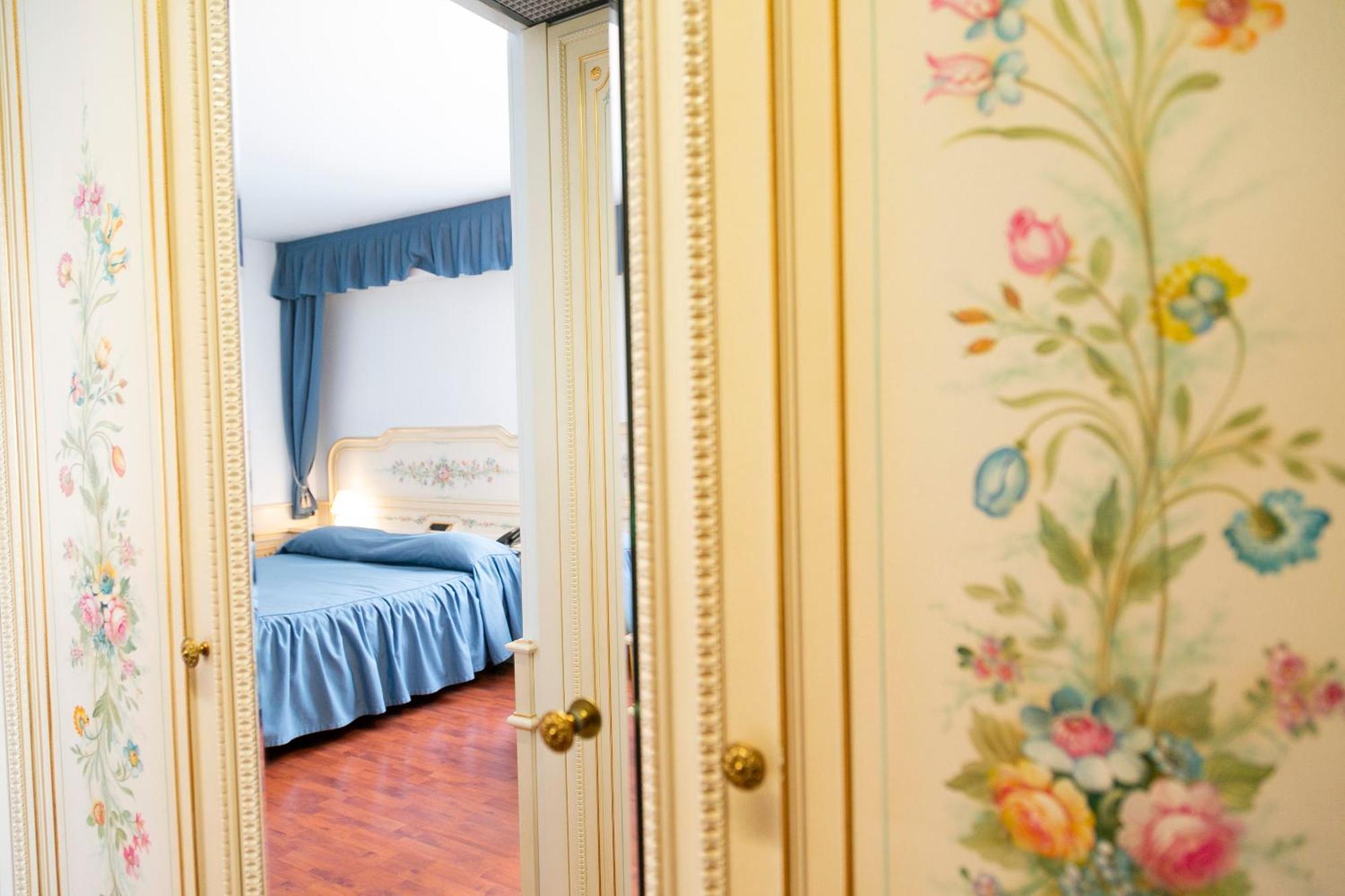 מראטה Melas Hotel מראה חיצוני תמונה